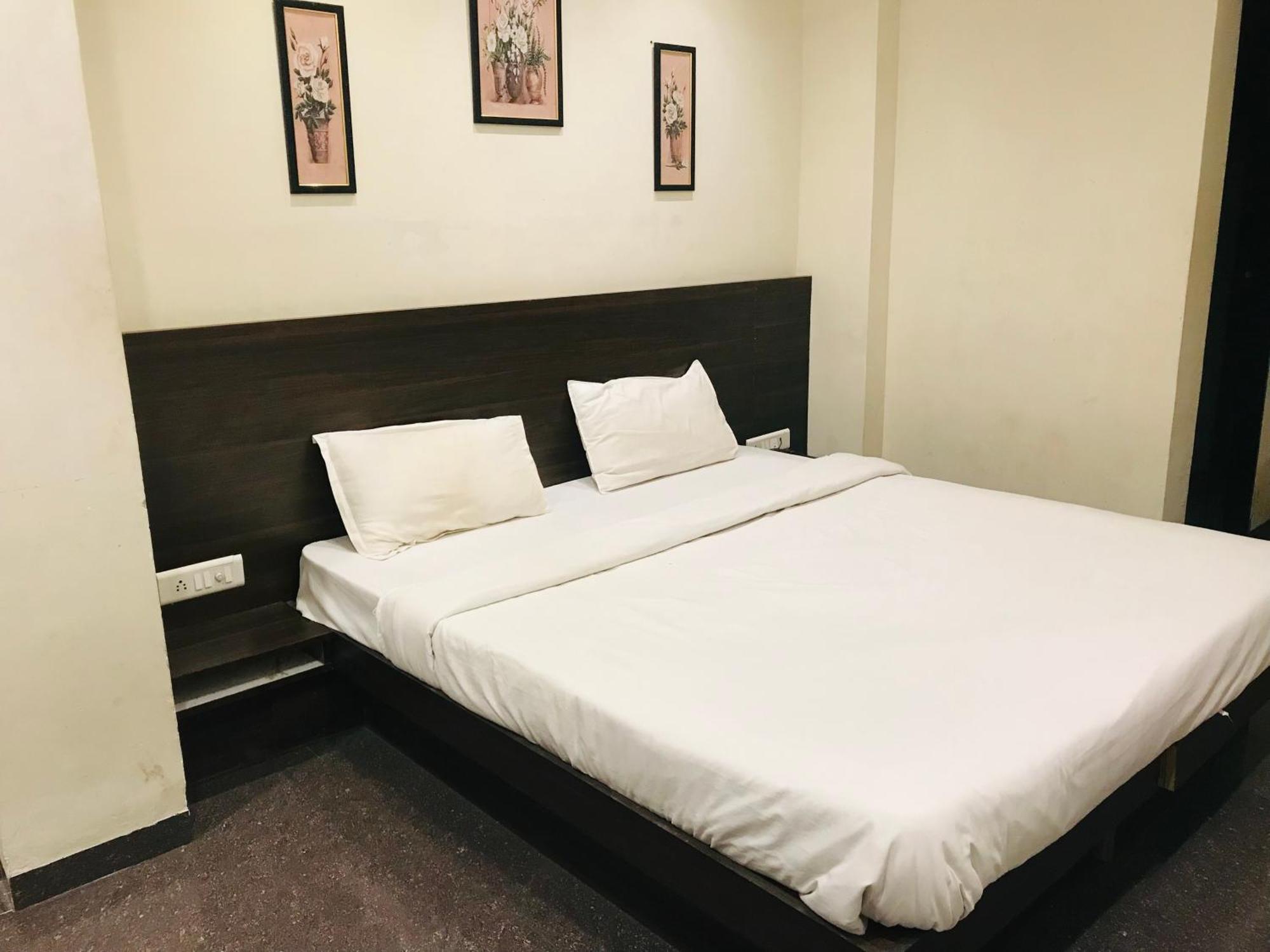 Hotel Divine Ιντόρ Εξωτερικό φωτογραφία